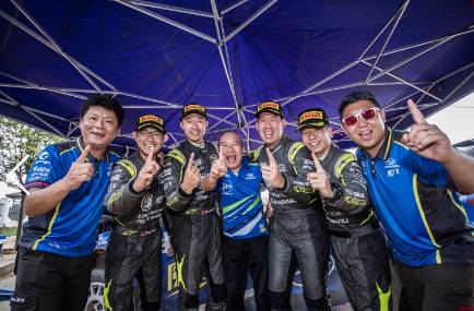 2018CRC开赛 斯巴鲁中国魔力拉力车队首战包揽四冠